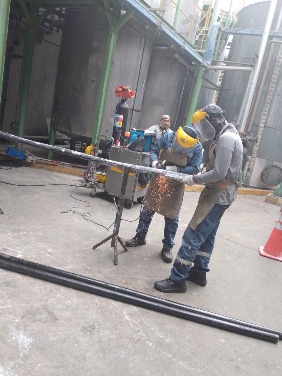 Fabricación de pieza en acero inoxidable en planta